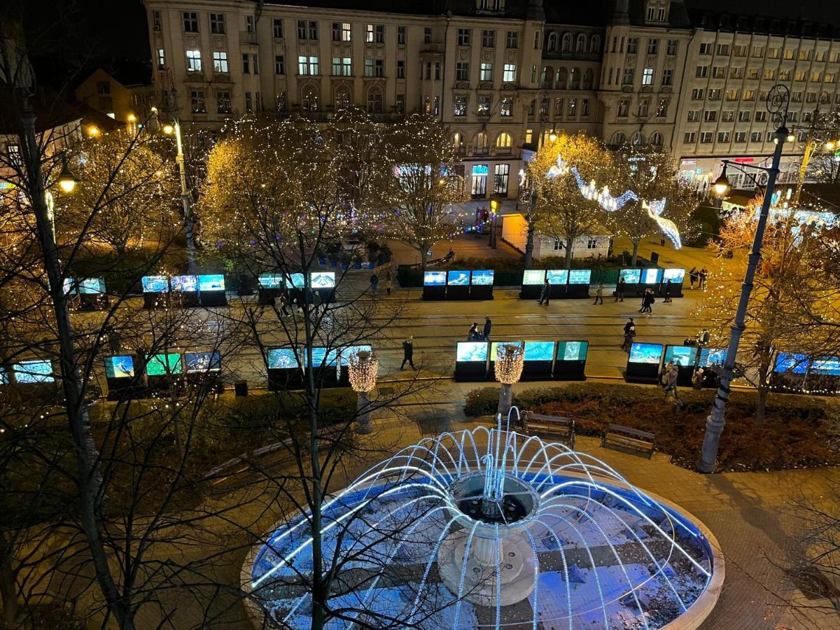 Central Palace Apartman Debrecen Exteriör bild